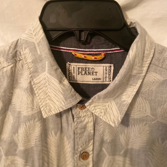 FREE PLANET BUTTON DOWN SHIRT Hawaiian Large - Picture 3 of 6